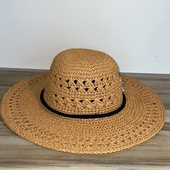 SunHat Woman’s One size fits most tan hat with  black hat band bead details - Picture 4 of 7